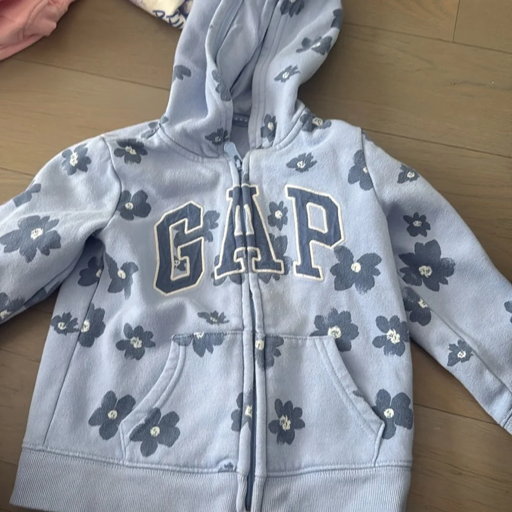 Gap hoodie size 4